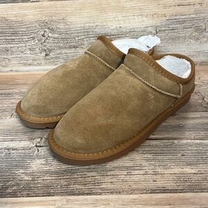 Cushionaire Hilo Genuine Suede Low Boot Slip-On in Tan New